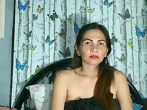 Snapshot of Urwildestangelfire_19 chatting on October 28, 1:53 am Urwildestangelfire 19 online show from October 28, 1:53 am