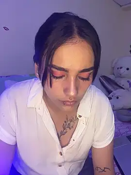 Snapshot of MiaRousexxx_ chatting on October 4, 12:52 am MiaRousexxx online show from October 4, 12:52 am