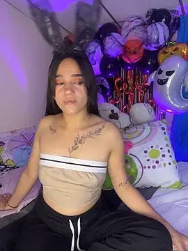 Snapshot of MiaRousexxx_ chatting on October 30, 12:56 am MiaRousexxx online show from October 30, 12:56 am