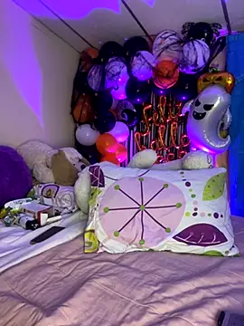 Snapshot of MiaRousexxx_ chatting on October 31, 1:17 am MiaRousexxx online show from October 31, 1:17 am