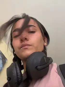 Snapshot of MiaRousexxx_ chatting on November 21, 3:44 pm MiaRousexxx online show from November 21, 3:44 pm