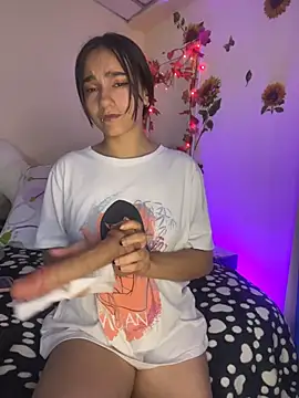 Snapshot of MiaRousexxx_ chatting on November 28, 12:35 am MiaRousexxx online show from November 28, 12:35 am