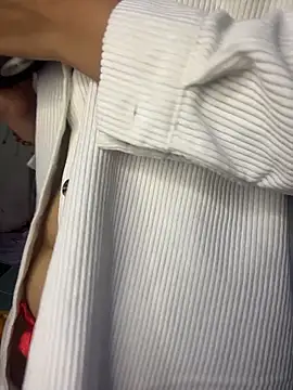 Snapshot of MiaRousexxx_ chatting on December 14, 12:05 am MiaRousexxx online show from December 14, 12:05 am