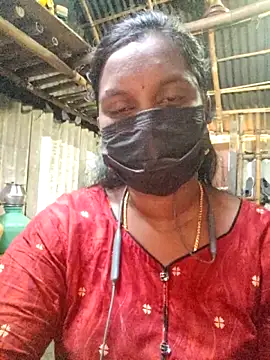 Snapshot of Tamildivya18 chatting on November 1, 4:14 am Tamildivya18 online show from November 1, 4:14 am