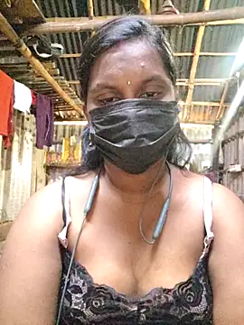 Snapshot of Tamildivya18 chatting on November 6, 4:35 am Tamildivya18 online show from November 6, 4:35 am