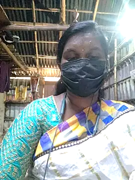 Snapshot of Tamildivya18 chatting on November 8, 5:51 am Tamildivya18 online show from November 8, 5:51 am