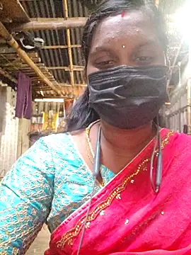 Snapshot of Tamildivya18 chatting on November 14, 4:00 am Tamildivya18 online show from November 14, 4:00 am