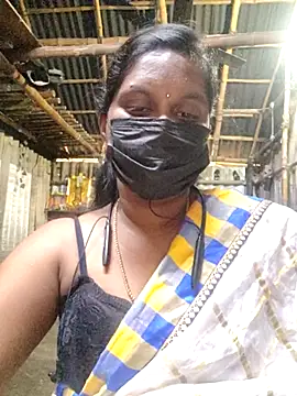 Snapshot of Tamildivya18 chatting on November 19, 4:23 am Tamildivya18 online show from November 19, 4:23 am