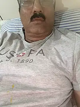 Snapshot of moonflower25 chatting on November 16, 6:13 pm moonflower25 online show from November 16, 6:13 pm