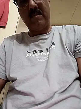 Snapshot of moonflower25 chatting on November 25, 10:26 am moonflower25 online show from November 25, 10:26 am