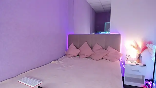 NikkiBustt online show from October 7, 3:14 am