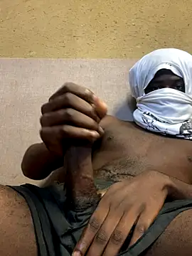 Snapshot of BritishSlither2257_iml chatting on November 16, 10:10 am BritishSlither2257 iml online show from November 16, 10:10 am