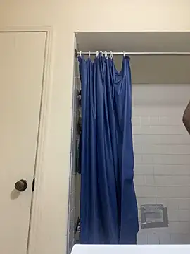 Snapshot of ThickDic28 chatting on September 30, 6:51 am ThickDic28 online show from September 30, 6:51 am