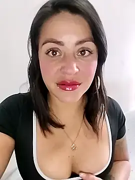 MiaWelkin online show from October 9, 7:45 pm