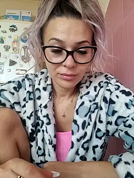 iSelena online show from September 15, 5:07 am