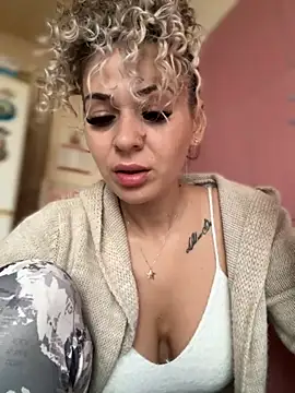 iSelena online show from October 22, 4:57 am