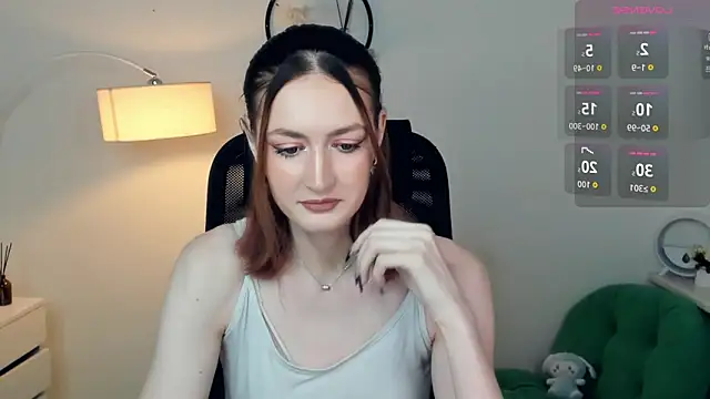 Snapshot of EasterBlink chatting on November 20, 10:48 am EasterBlink online show from November 20, 10:48 am