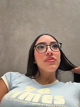 lissafeniix  online show from March 29, 5:24 pm