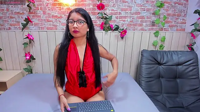 MelanyWayne  online show from December 2, 6:36 pm