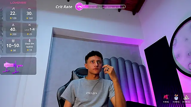 Snapshot of _Leohot_ chatting on November 9, 3:38 am Leohot online show from November 9, 3:38 am