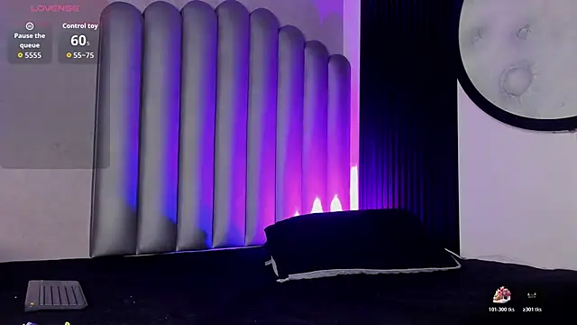 Snapshot of _Leohot_ chatting on November 30, 3:54 am Leohot online show from November 30, 3:54 am