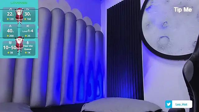 Snapshot of _Leohot_ chatting on December 3, 3:58 am Leohot online show from December 3, 3:58 am