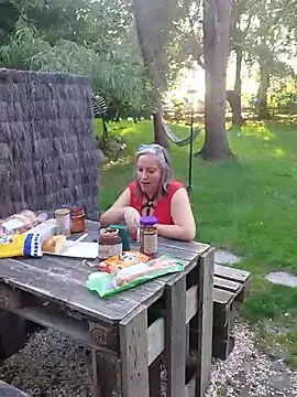 Snapshot of Feelineducentre chatting on September 19, 3:56 pm Feelineducentre online show from September 19, 3:56 pm