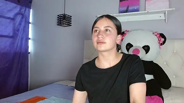 Zaaida  online show from December 3, 8:40 pm