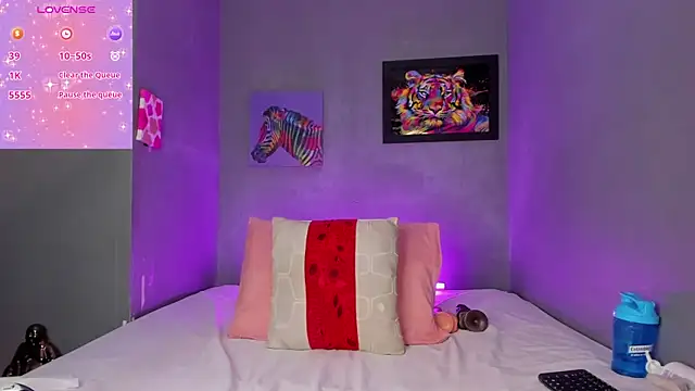 Snapshot of scarletmorgan2218 chatting on November 11, 7:14 pm scarletmorgan2218 online show from November 11, 7:14 pm