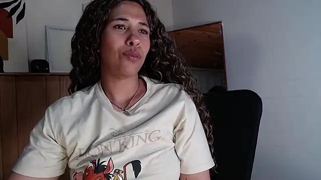 IVONNE COLLINS33 online show from October 23, 3:50 am