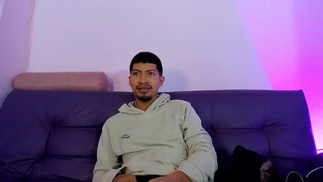 Snapshot of AxelAndJeremy chatting on September 9, 3:28 am AxelAndJeremy online show from September 9, 3:28 am