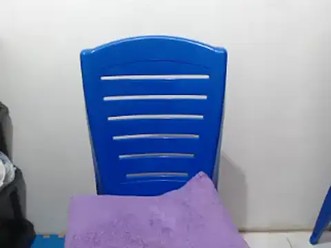 Snapshot of NaughtyPussy4u chatting on November 28, 3:58 pm NaughtyPussy4u online show from November 28, 3:58 pm