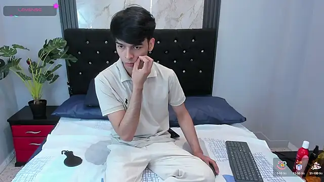 OnlyJos online show from September 14, 3:00 pm