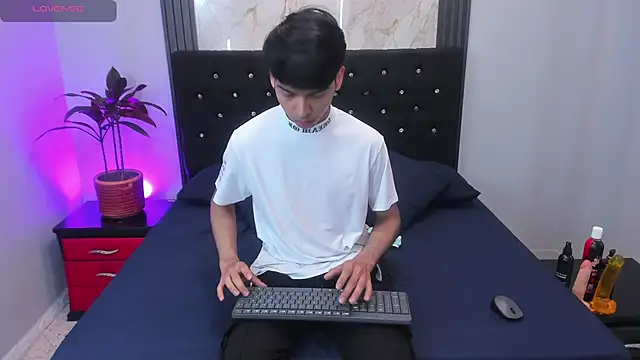 OnlyJos online show from October 5, 1:20 pm