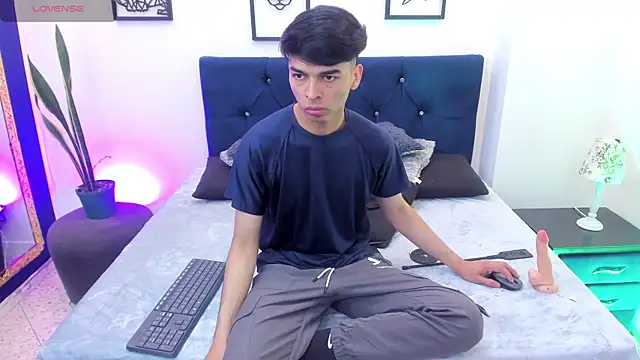 OnlyJos online show from October 16, 8:10 pm