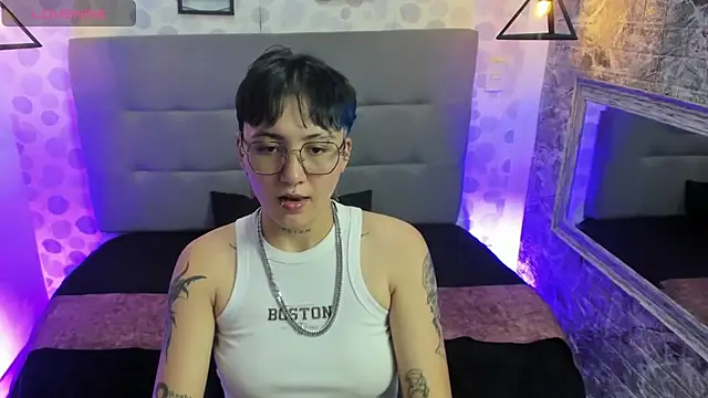 emahills  axelrose online show from September 25, 11:08 pm