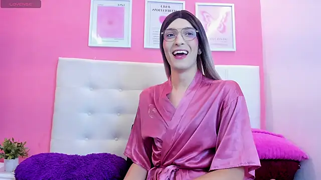 Macarena 05 online show from October 20, 3:18 am