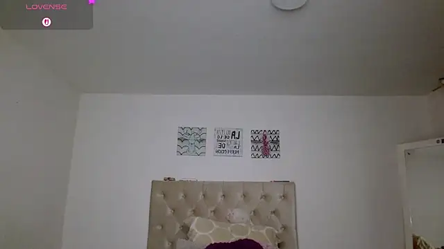 Snapshot of Ashley33_ chatting on November 22, 12:42 am Ashley33 online show from November 22, 12:42 am