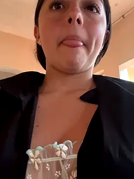 Snapshot of Dulce_1408 chatting on October 28, 7:16 pm Dulce 1408 online show from October 28, 7:16 pm