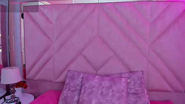 Snapshot of SofiJones_ chatting on September 25, 9:40 pm SofiJones online show from September 25, 9:40 pm