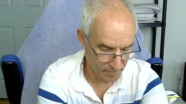 Snapshot of funone1999 chatting on October 12, 4:17 pm funone1999 online show from October 12, 4:17 pm