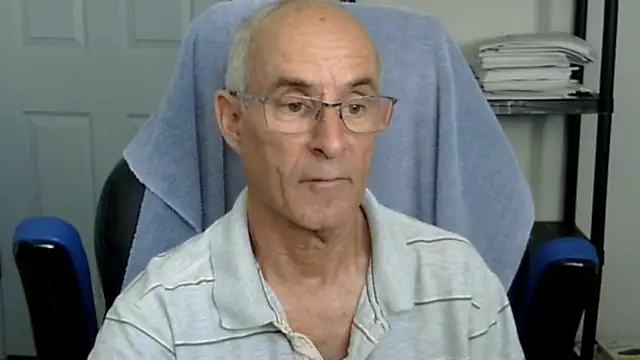 Snapshot of funone1999 chatting on December 3, 8:07 pm funone1999 online show from December 3, 8:07 pm