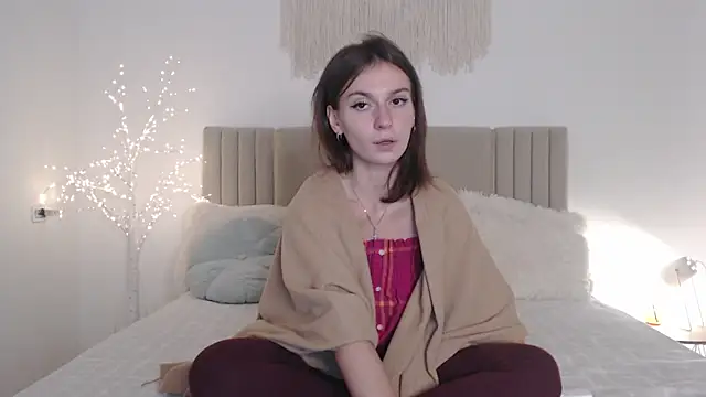 Little mia   online show from October 3, 8:50 pm