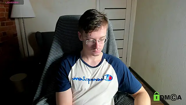 Snapshot of Harm_Dick chatting on November 30, 1:26 pm Harm Dick online show from November 30, 1:26 pm