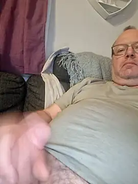 pettson72 online show from April 21, 8:34 pm