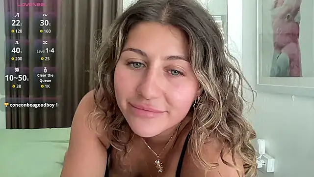 Snapshot of GoddessDove chatting on November 7, 2:11 am GoddessDove online show from November 7, 2:11 am