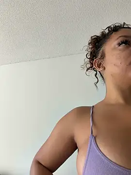 Snapshot of allybluee777 chatting on November 14, 6:28 pm allybluee777 online show from November 14, 6:28 pm