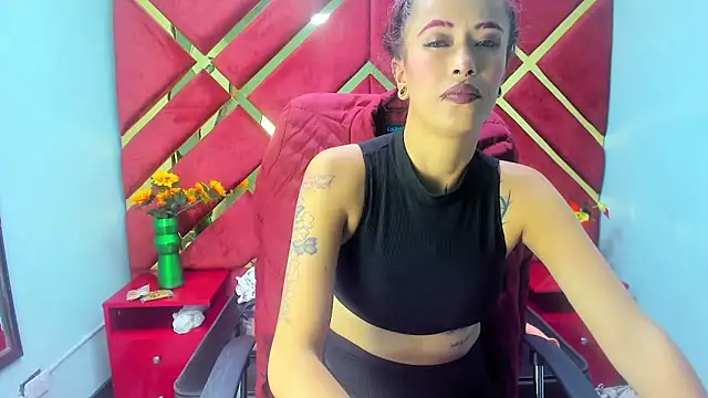 Snapshot of Kataleya_Luck chatting on November 18, 3:45 am Kataleya Luck online show from November 18, 3:45 am