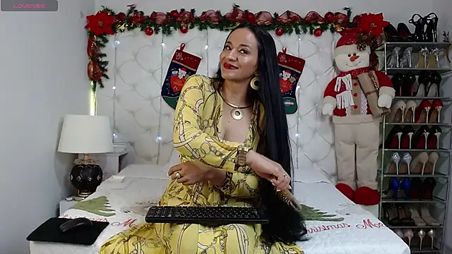 Snapshot of yury_m2_ chatting on December 4, 2:43 am yury m2 online show from December 4, 2:43 am