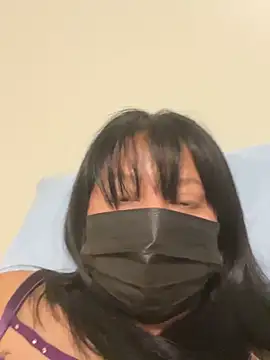 Snapshot of moren_2025 chatting on December 22, 5:37 am moren 2025 online show from December 22, 5:37 am